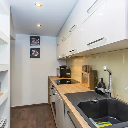 Holiday home Gorgeous In Tar With Wifi *