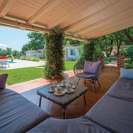 Holiday home Gorgeous In Tar With Wifi Tar-Vabriga