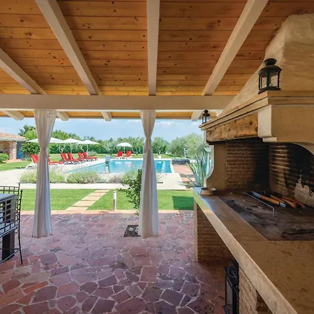 Holiday home Gorgeous In Tar With Wifi *