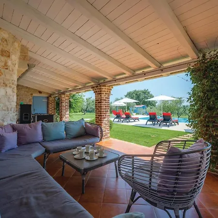 Holiday home Gorgeous In Tar With Wifi *